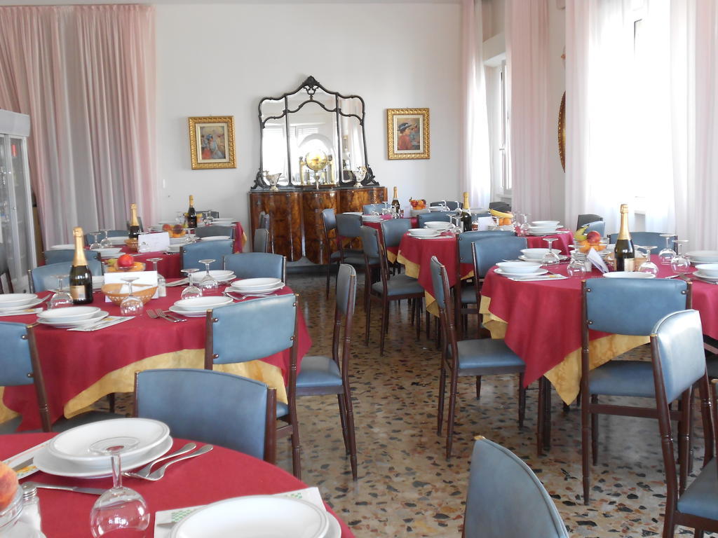Hotel Laguna Blu Rimini Esterno foto