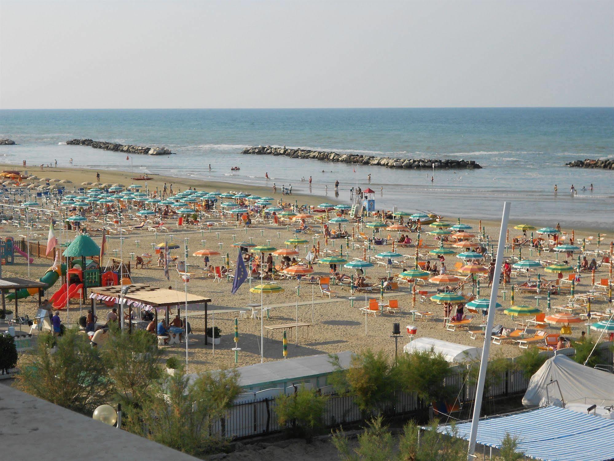 Hotel Laguna Blu Rimini Esterno foto